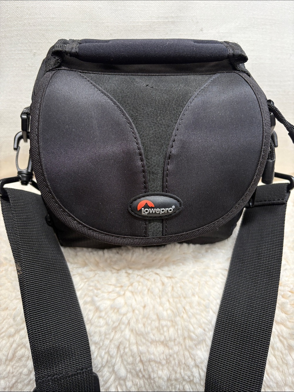Lowepro Black Compact Camera Bag with Shoulder Strap
